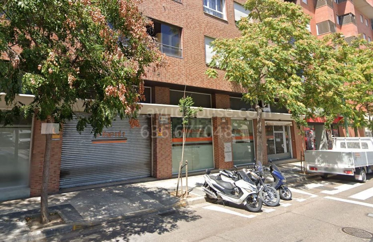 Fachada del local comercial en Zaragoza